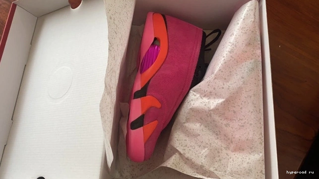 Retro Low Jordan Pink DH4121-600 (W) Shocking 14 1202